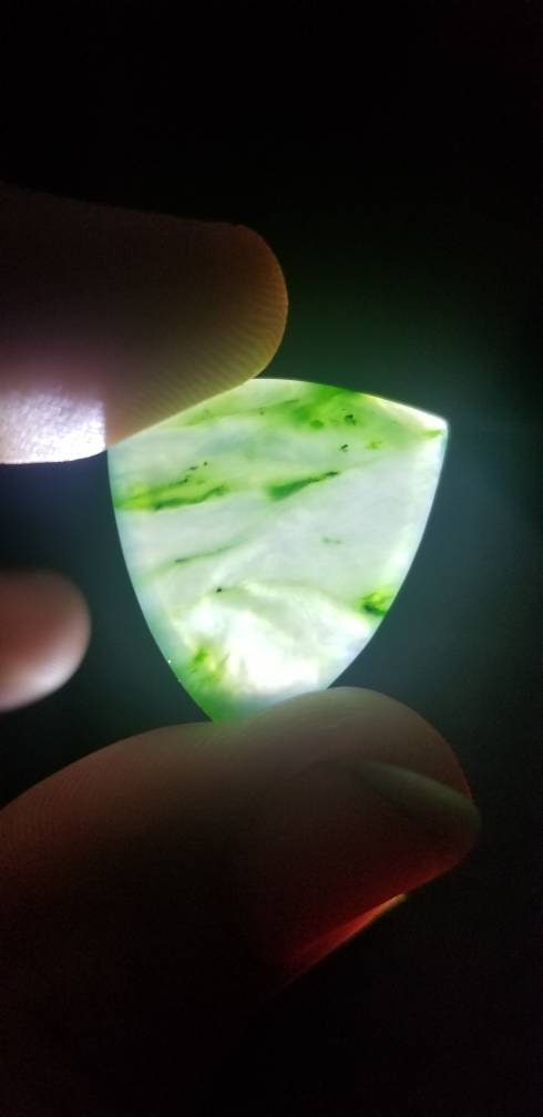 3mm unilateral triangle style jade Indonesian nephrite guitar pick plectrum