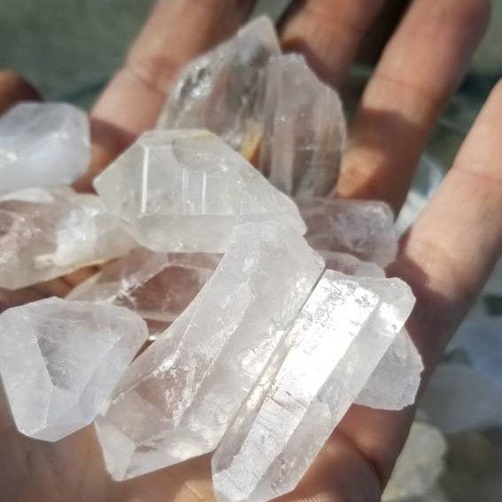 Small high quality quartz points terminated crystals