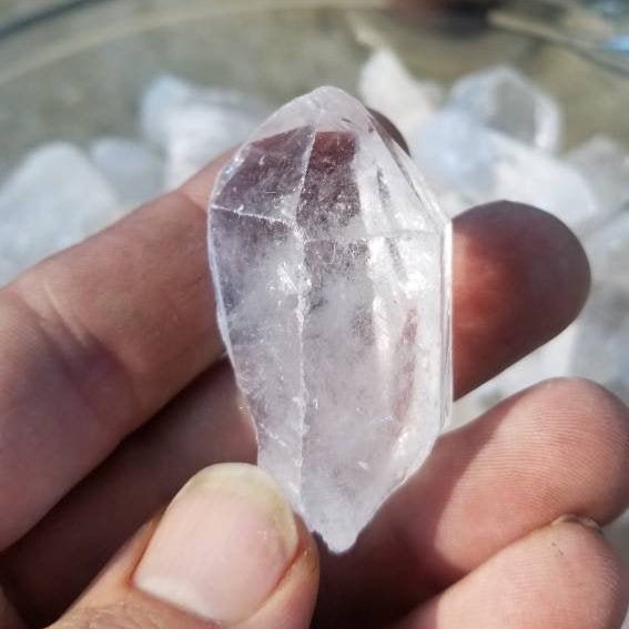 Small high quality quartz points terminated crystals
