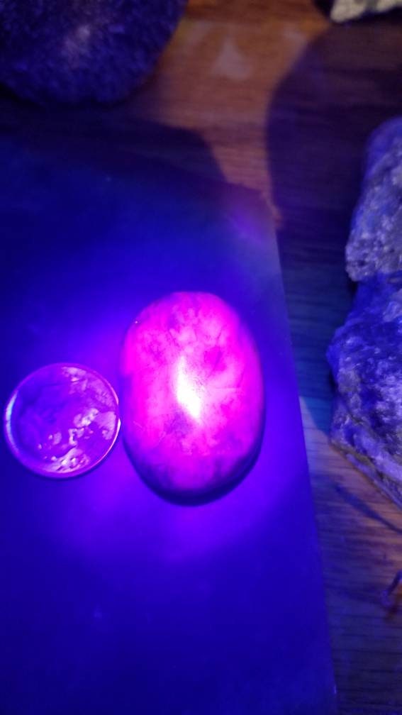 82ct UV reactive monet stone oval cabochon