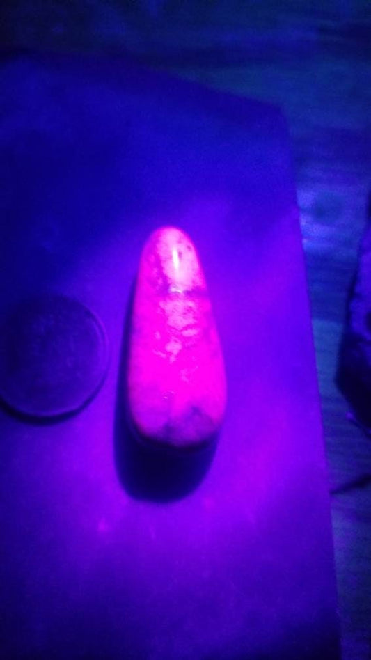 52ct UV reactive monet stone tear drop cabochon