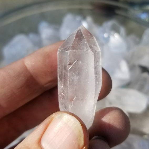 Small high quality quartz points terminated crystals