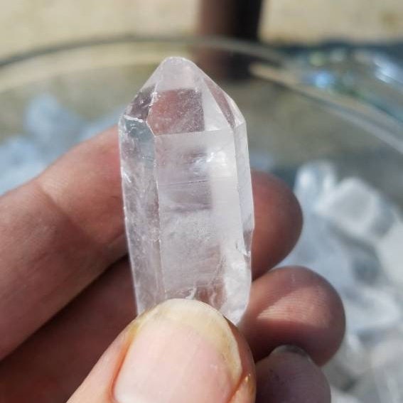 Small high quality quartz points terminated crystals