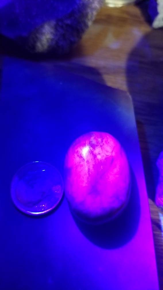 82ct UV reactive monet stone oval cabochon