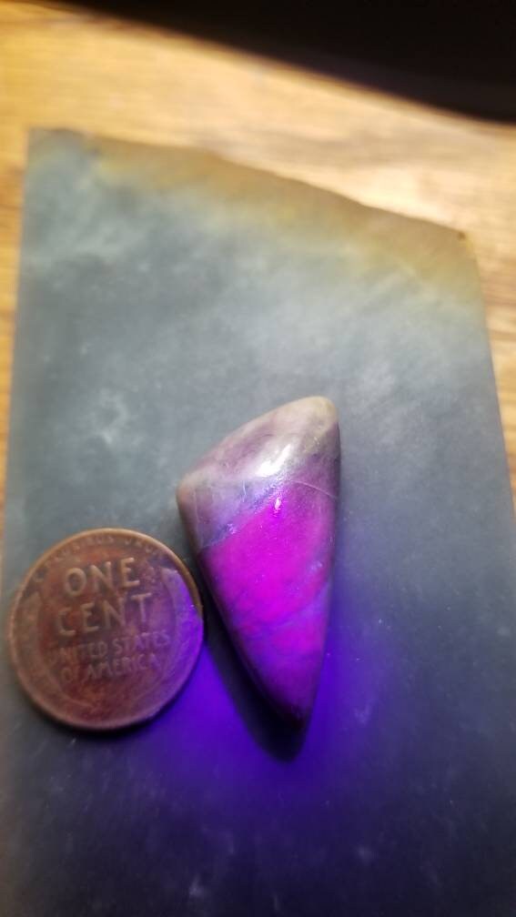 43ct UV reactive monet stone triangle cabochon