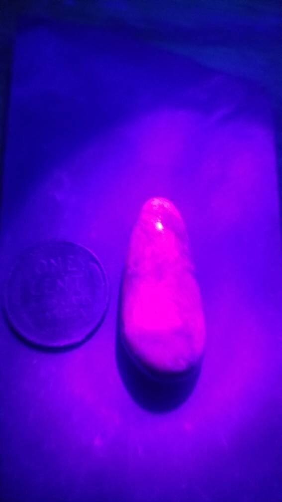 46ct UV reactive monet stone tear drop cabochon