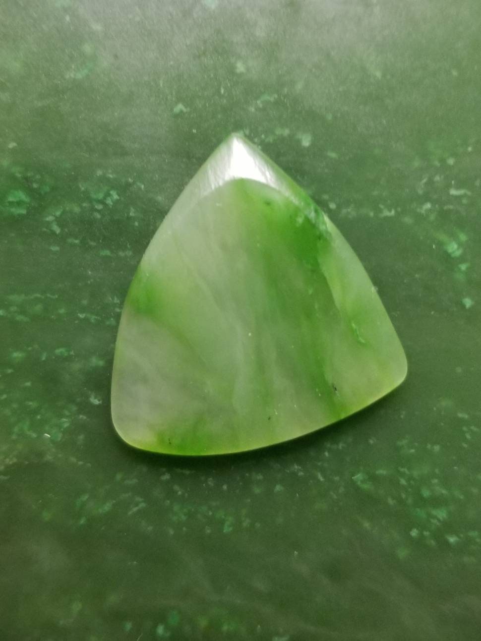 3mm unilateral triangle style jade Indonesian nephrite guitar pick plectrum