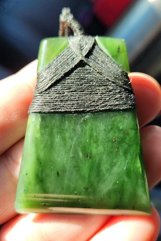 Siberian nephrite jade Hei Toki style adjustable length pendant