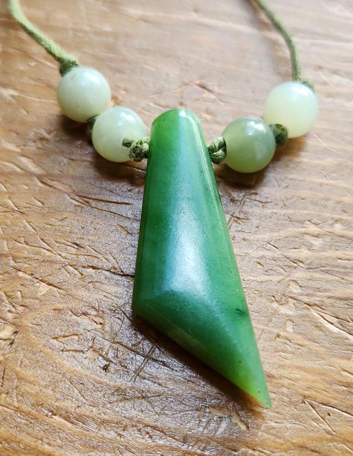 Siberian nephrite jade pendant with siberian jade beads