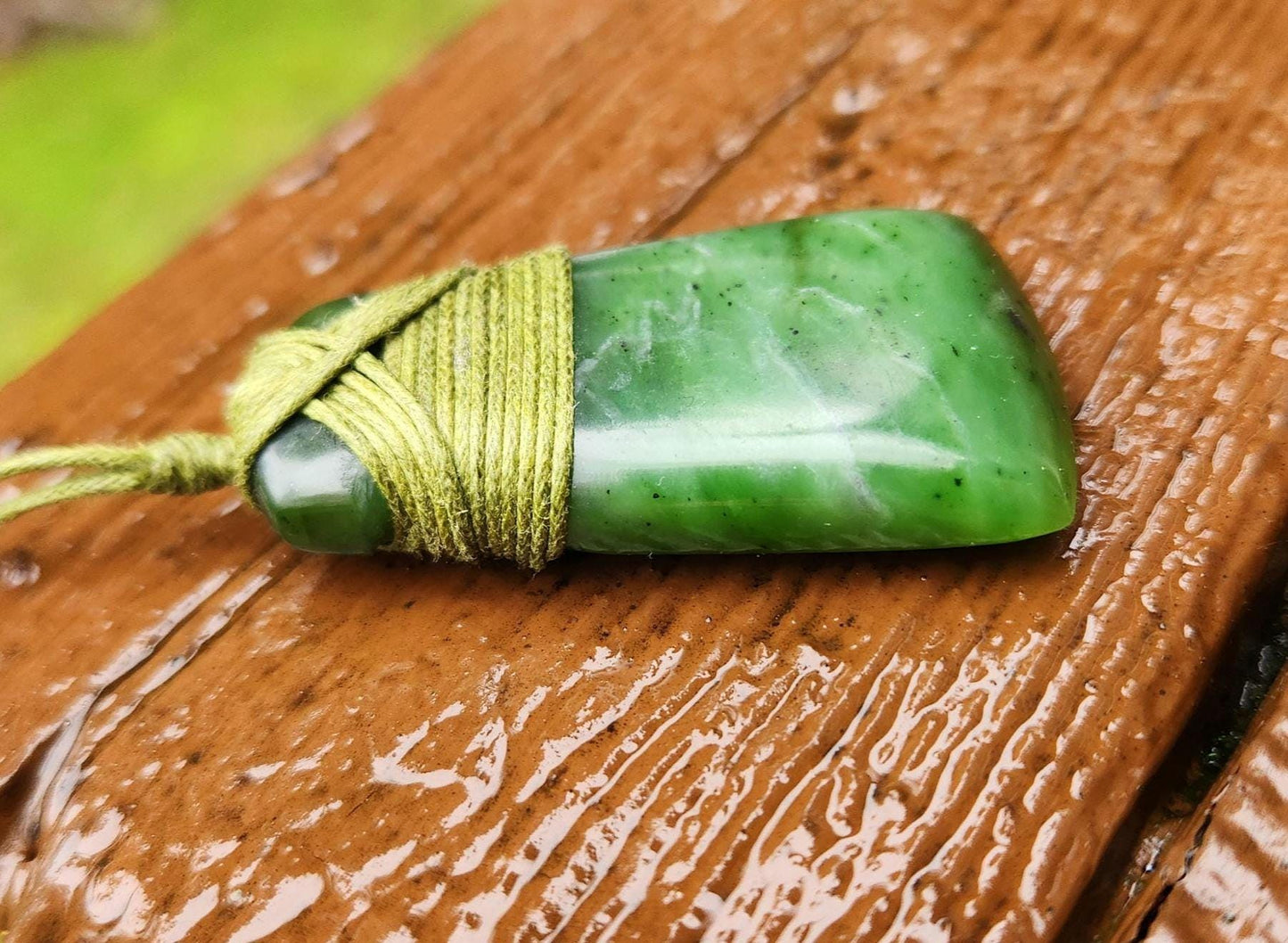 Siberian nephrite jade Hei Toki style adjustable length pendant