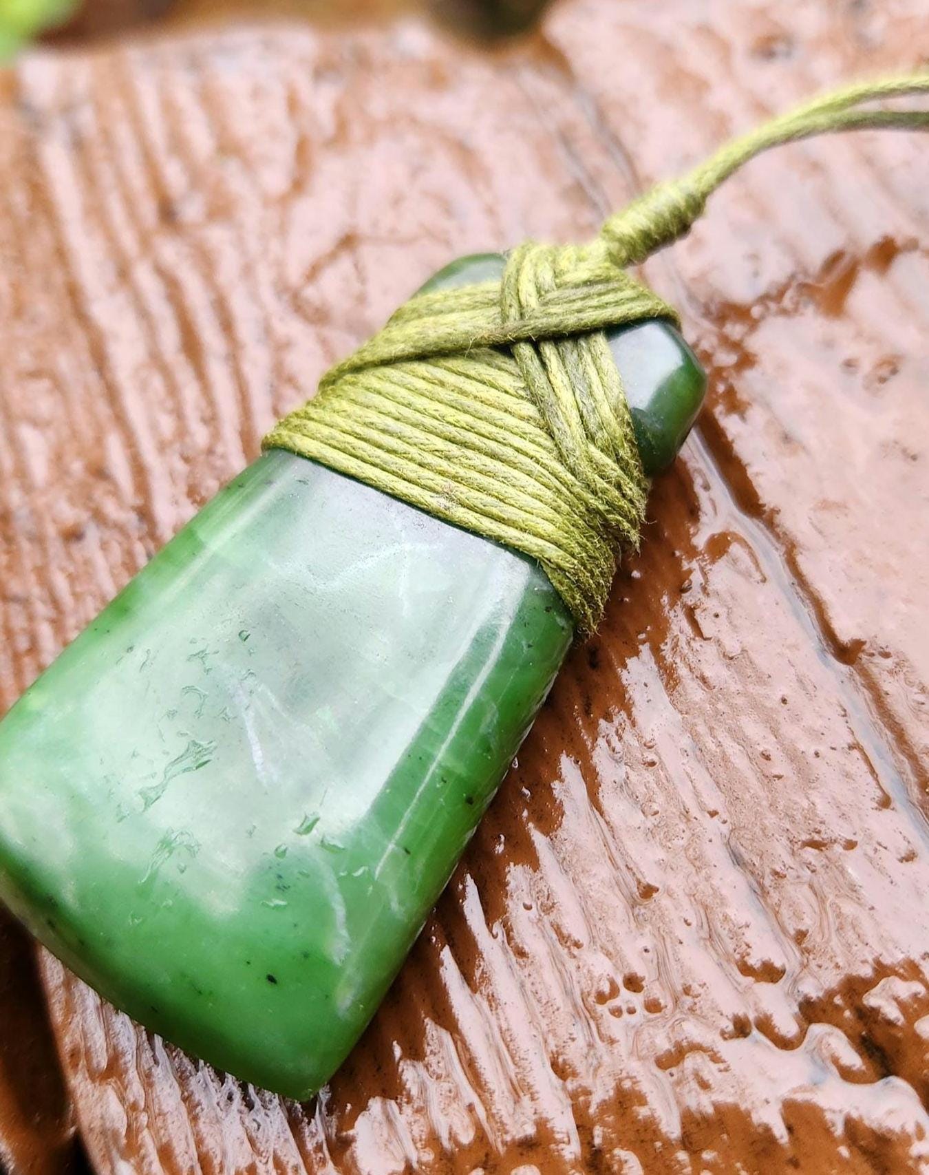 Siberian nephrite jade Hei Toki style adjustable length pendant
