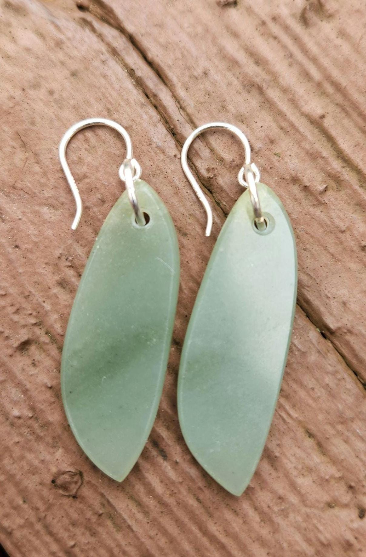 Siberian jade and .925 sterling silver dangle earrings