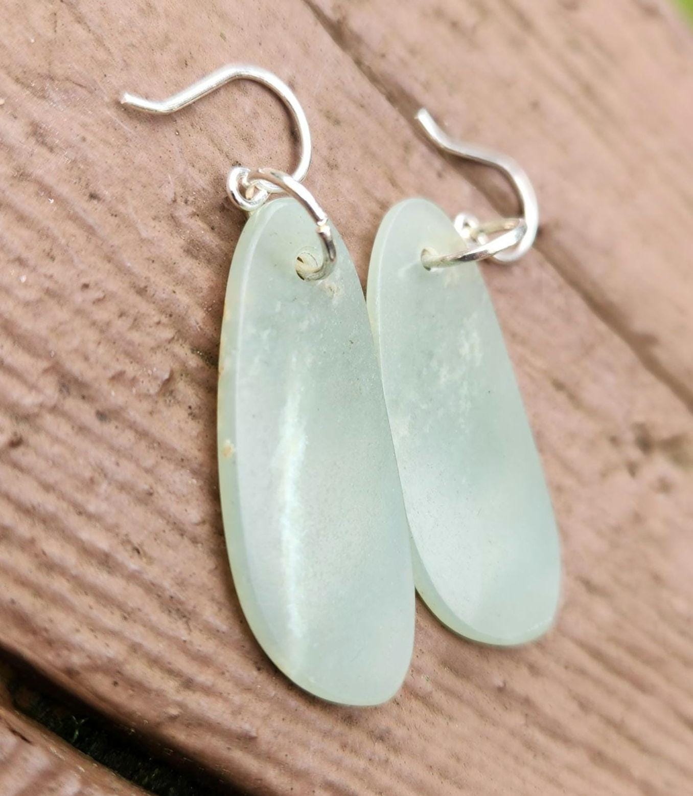 Siberian jade and .925 sterling silver dangle earrings