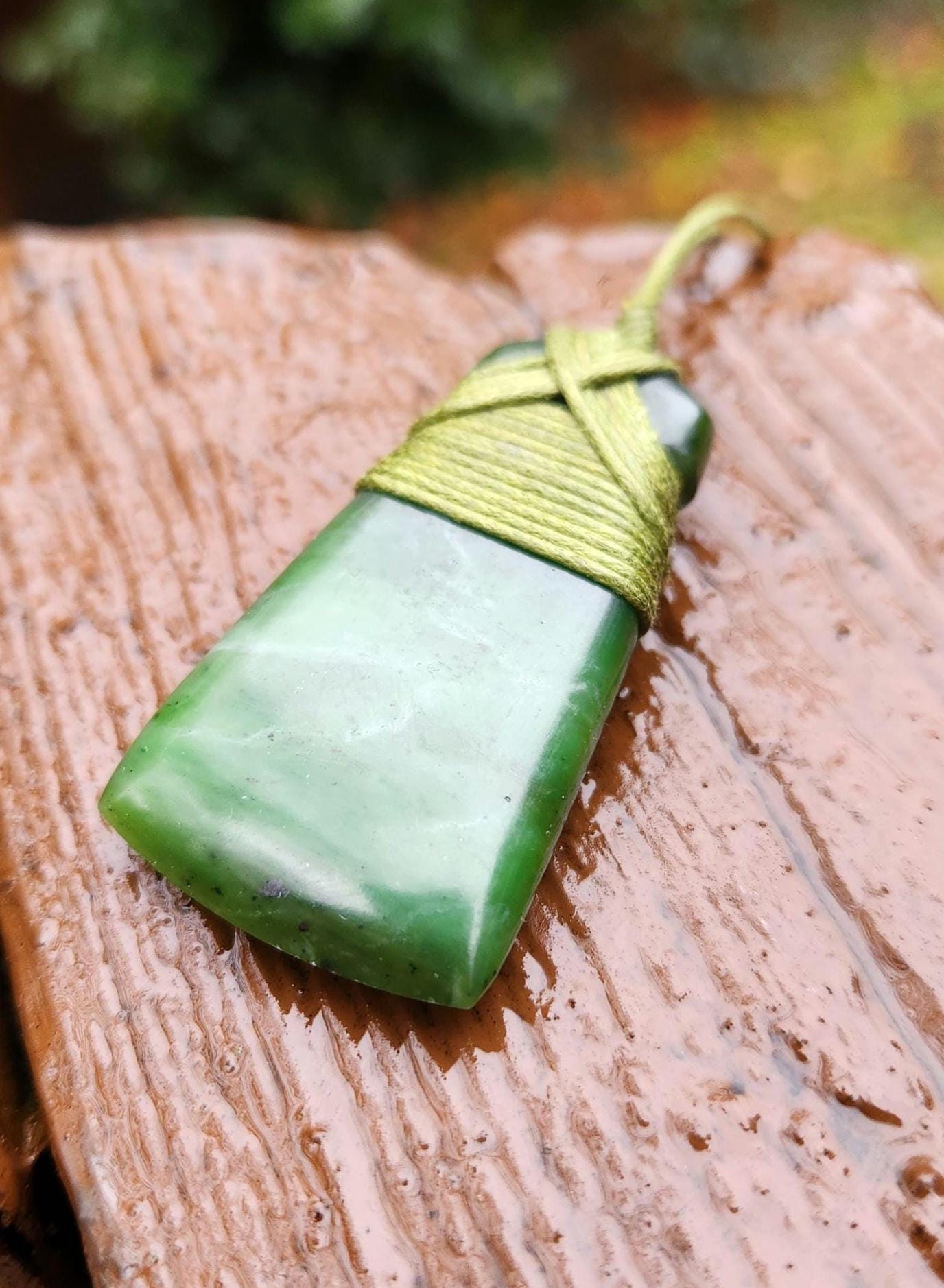 Siberian nephrite jade Hei Toki style adjustable length pendant