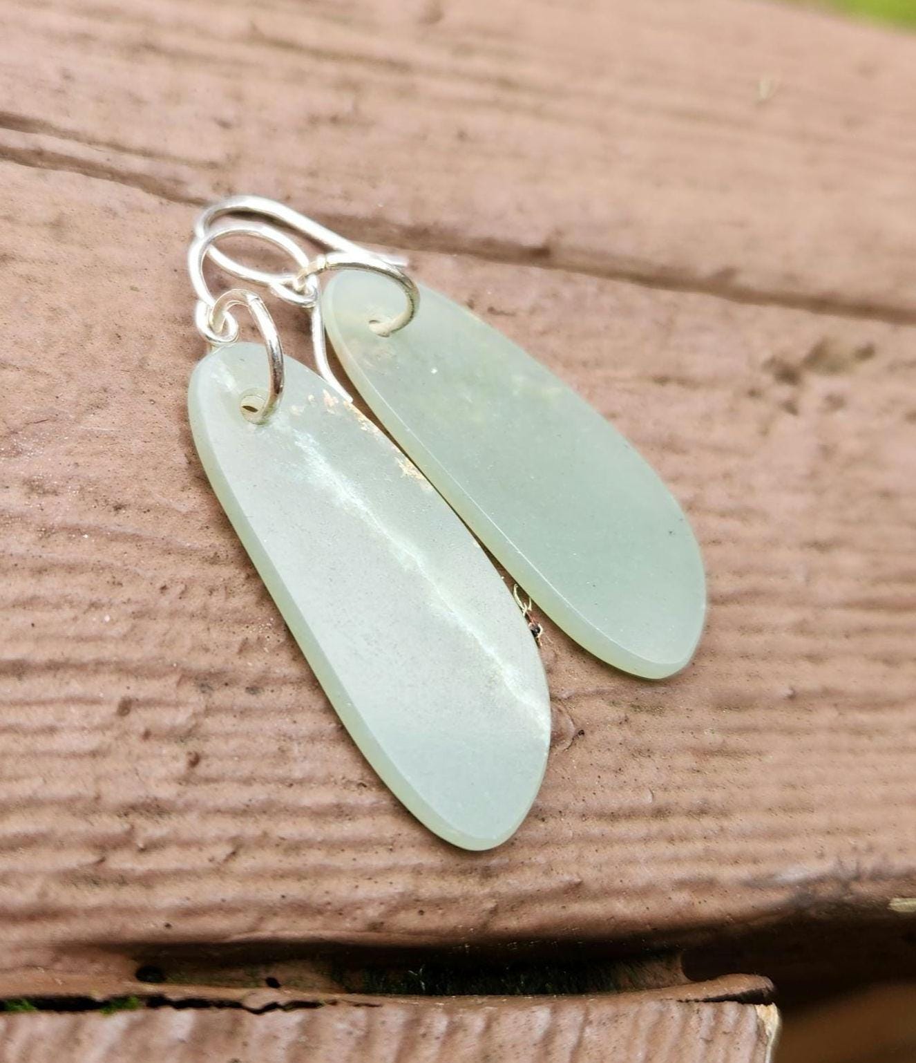 Siberian jade and .925 sterling silver dangle earrings
