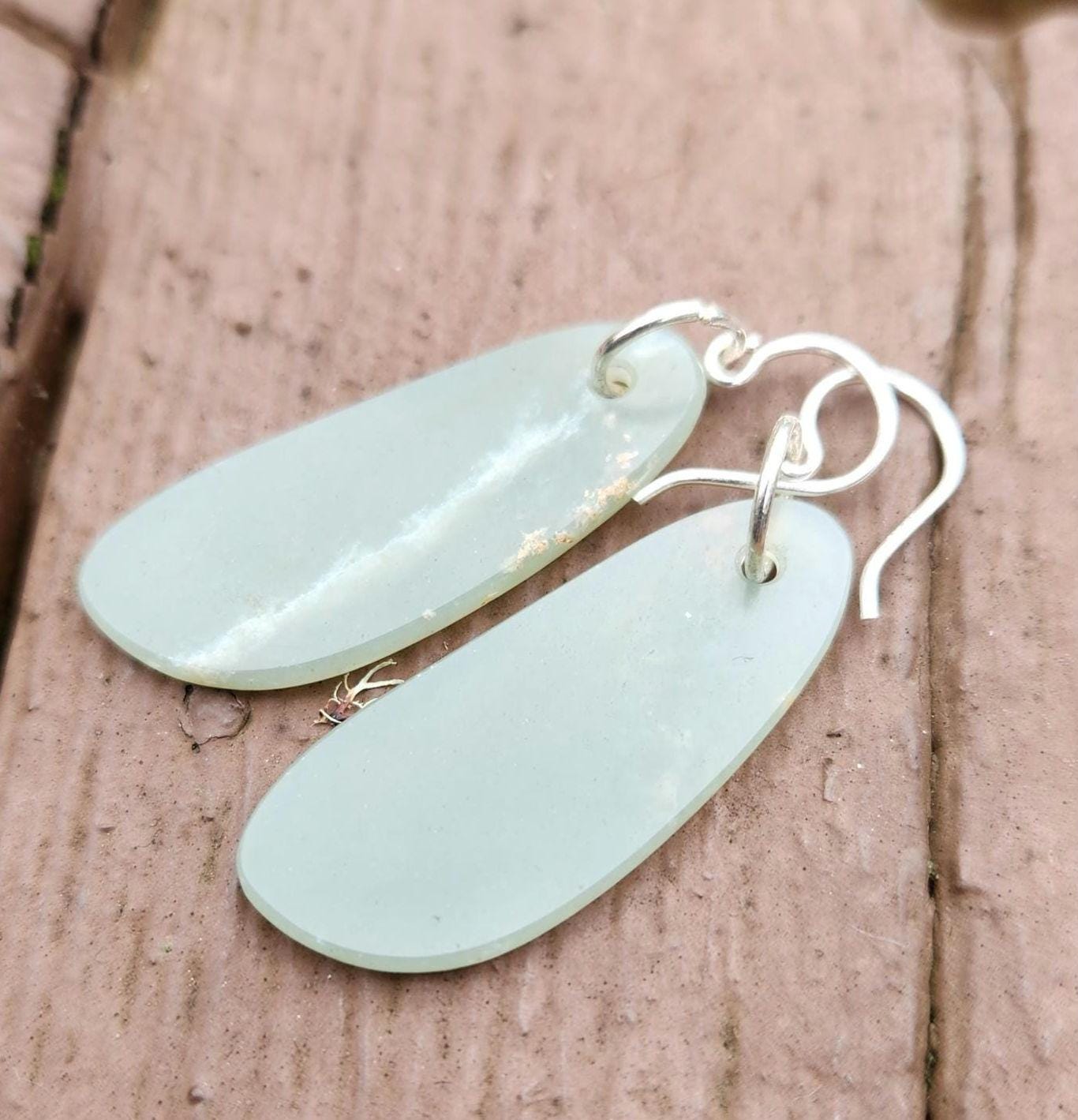 Siberian jade and .925 sterling silver dangle earrings